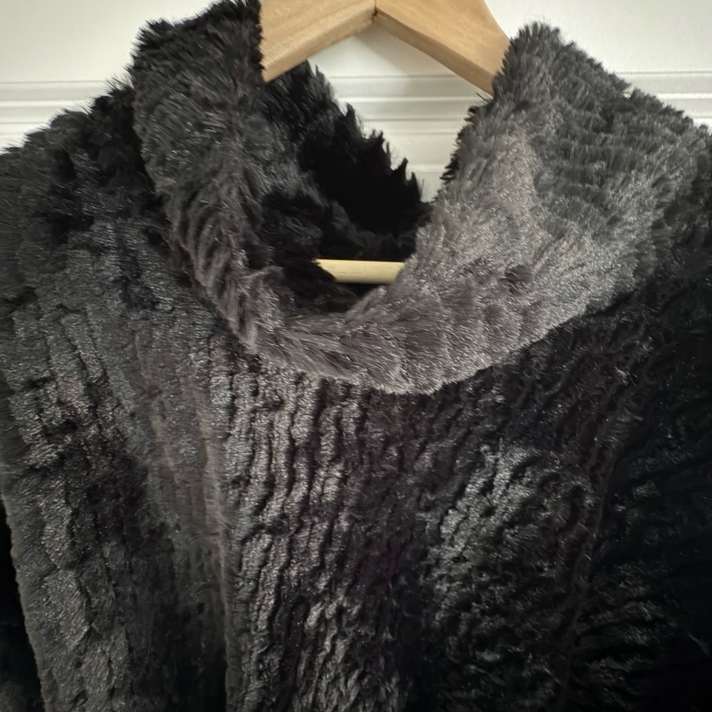 Luxurious Faux Fur Coat poncho - color black